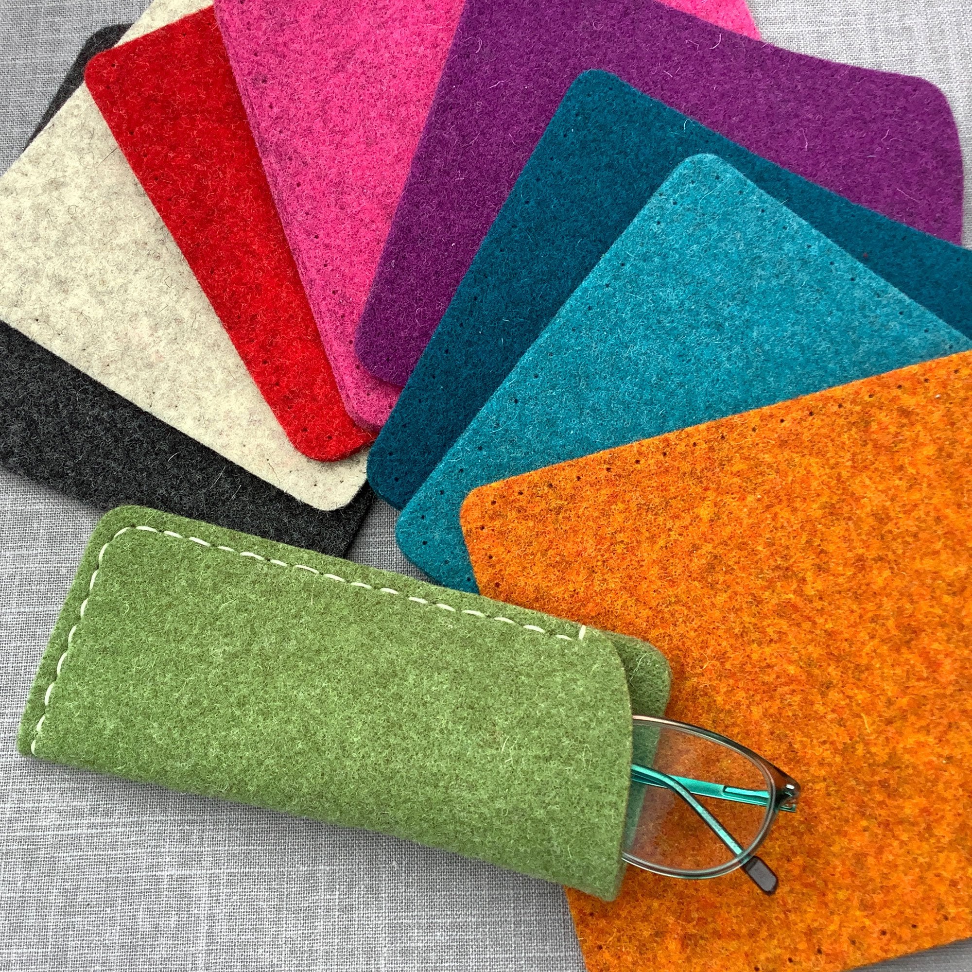https://joes-toes.com/cdn/shop/products/Joe_s-Toes-make-your-own-glasses-cases-in-thick-wool-felt.jpg?v=1628723845
