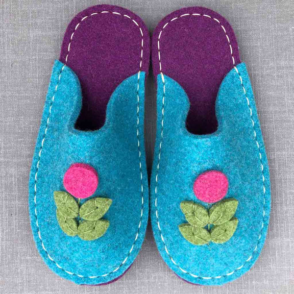 Joe's Toes Flora felt slippers in turquoise with fuchsia flower 