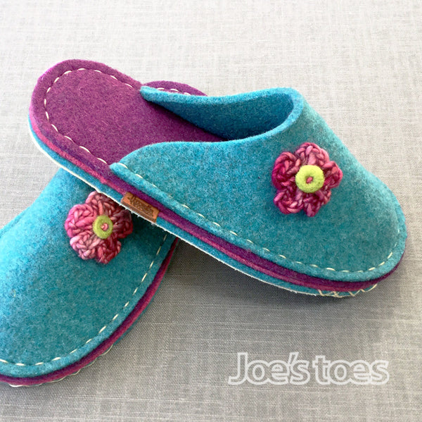 Joe's Toes flower trim slipper in thick wool felt