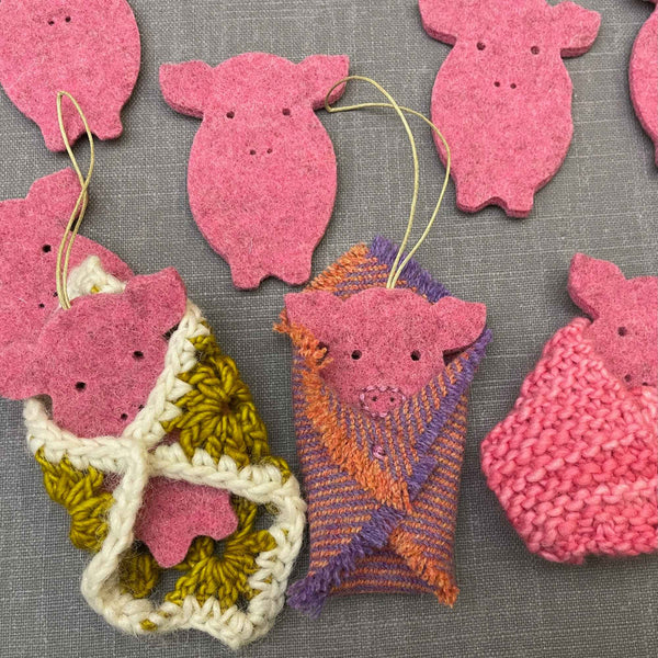 Make your own Pig in a Blanket Ornament